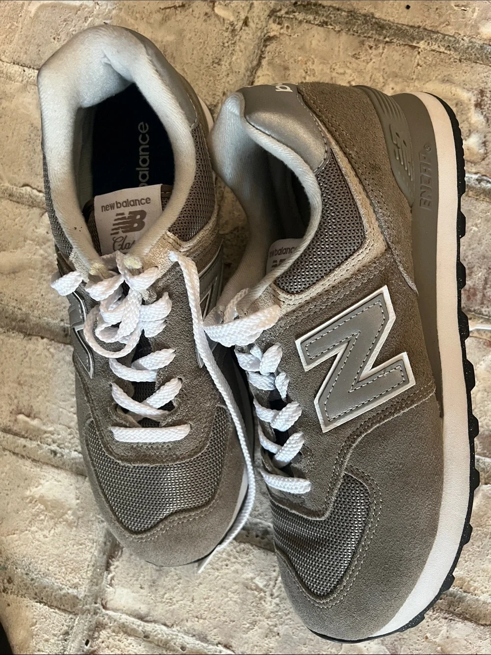 NWOB Classic 574 New Balance Gray Sneakers sz 8.5
